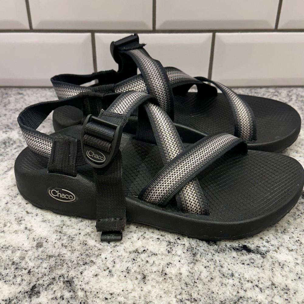 Chaco Mens 8 Classic Sandals Black Gray Adjustable Strap Hiking Gorpcore Comfort - Picture 5 of 7